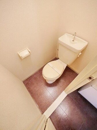 吉川タウンハウス IIの物件内観写真